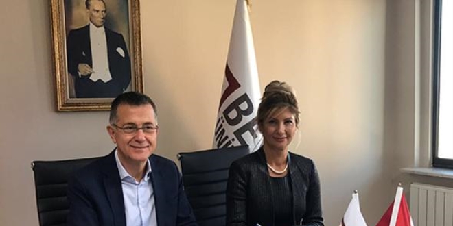 Üniversite kapılarını liselilere açtı