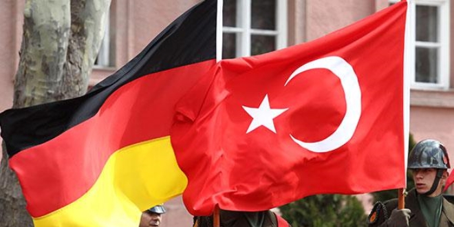 Almanya'ya iltica eden Türklerin kabullerinde artış