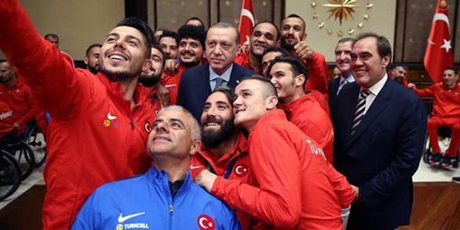 Erdoğan, şampiyonları kabul etti