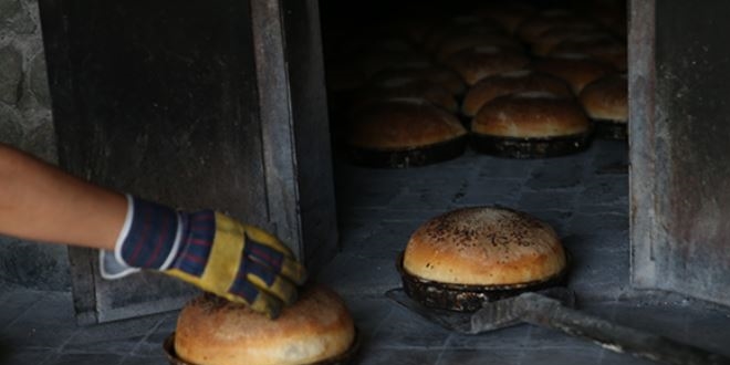 Çocuklarını okutmak için fırıncı oldu