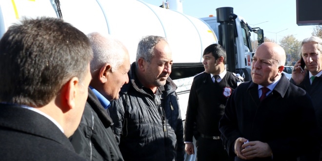 Gaziantep'teki belediyelere araç desteği