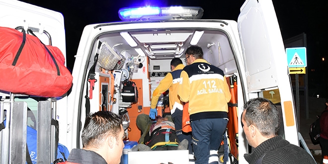 Yük treninin çarptığı vatandaş yaralandı