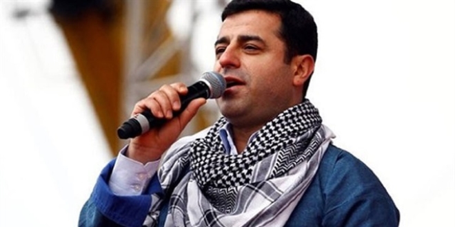 Demirtaş'ı eleştiren gazeteci ve siyasetçiye hapis cezası