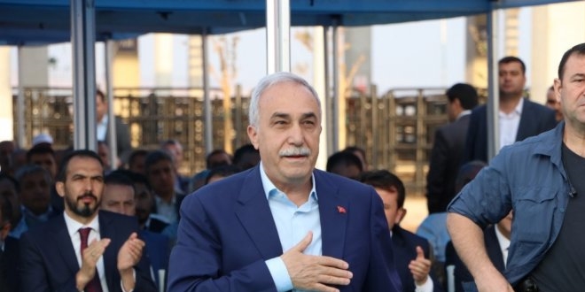 Bakan Fakıbaba Van'da kitap fuarı açılışına katıldı
