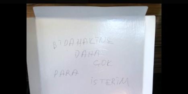 Hırsızlık için girdiği iş yerindeki parayı az bulunca not bıraktı