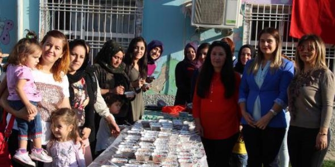 Şırnak'ta öğretmenlerden velilere aşure ikramı