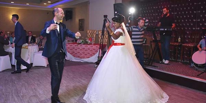 Etiyopyalı geline Türk usulü düğün