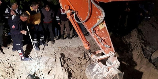 Antalya'da bahçe kazısında göçük: 2 ölü