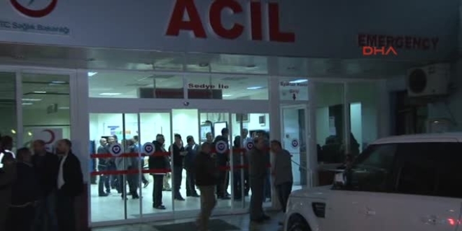 İstanbul'da hastane önünde çatışma: 3 yaralı