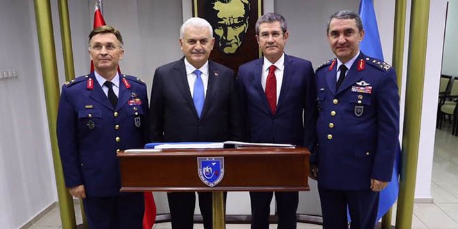 Yıldırım, Çiğli 2. Ana Jet Üs Komutanlığını ziyaret etti
