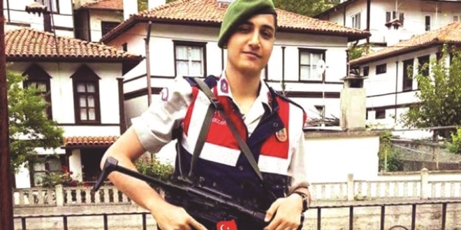 Bir yıl silah bekliyorlar