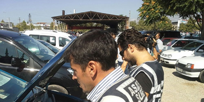 Yurt dışından çalınan araçlar sahte belgelerle satıldı