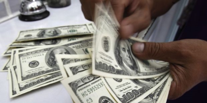 Dolar dalgalandı da duruldu