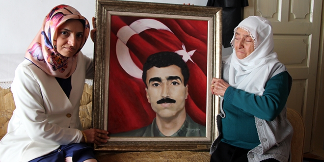 Şehit öğretmen Rüstem Şen anıldı