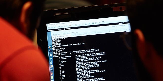 'Beyaz hackerlar' bayrak için yarıştı