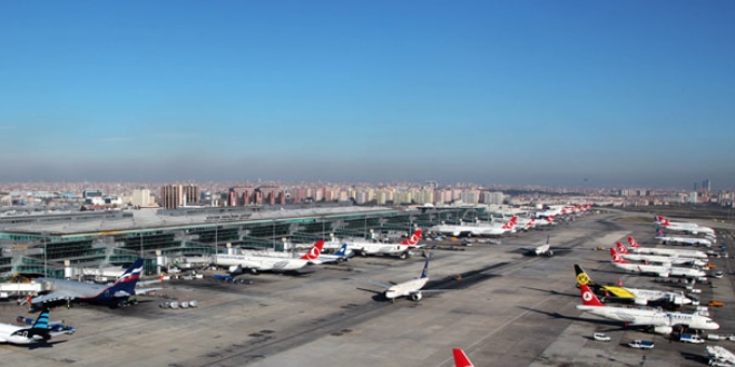 İstanbul havalimanlarını 9 ayda 71 milyon yolcu kullandı