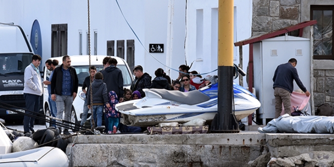 FET zanls 17 kii Yunan adasna kaarken yakaland