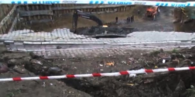 Esenyurt'ta toprak kayması: Çok sayıda bina boşaltıldı