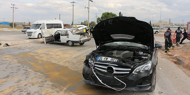 Ak Parti'li Milletvekili trafik kazasında yaralandı