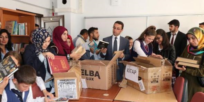 Üniversite öğrencilerinden 'kardeş okula' kitap desteği