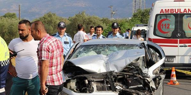 Manisa'da trafik kazası: 2 ölü