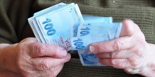 Gözler enflasyonda... Emekliye çifte zam