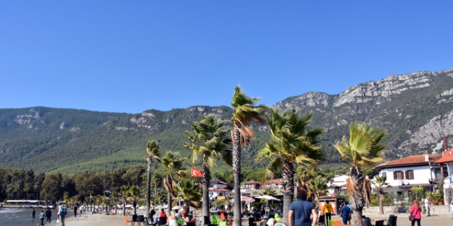 Muğla'da sonbaharda deniz keyfi