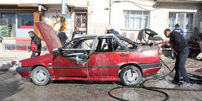 Kırmızı ışıkta bekleyen otomobilin LPG tankı patladı