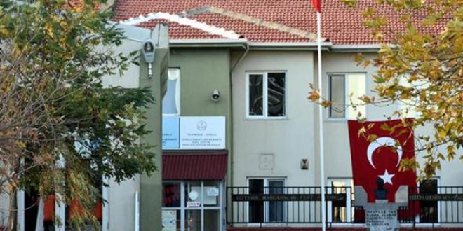 İşitme engelli 7 yaşındaki çocuk serviste unutuldu