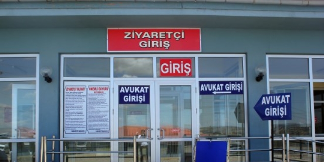 46 tutuklu sanığın yargılandığı davada 3 sanığa tahliye