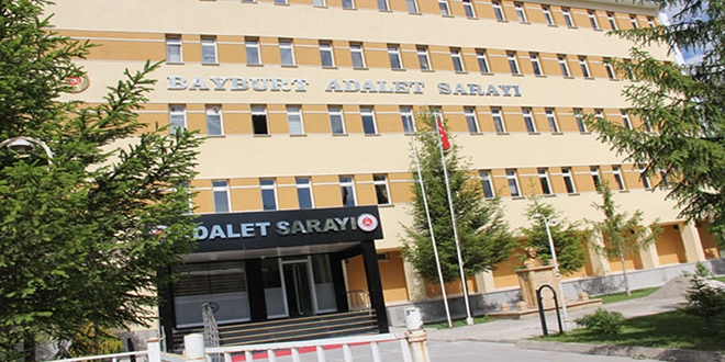 Bayburt'ta FETÖ'den yargılanan 7 sanığa ceza yağdı