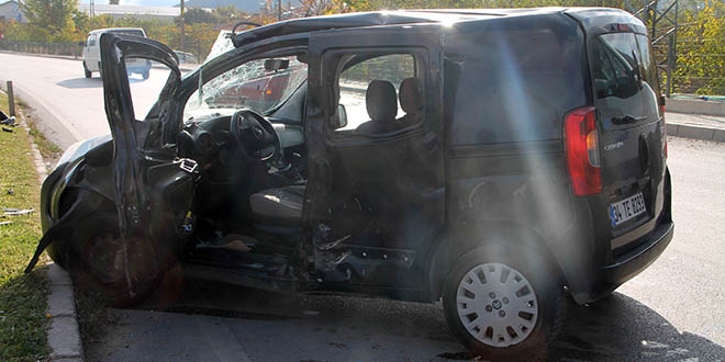 Asker ziyareti dönüşü trafik kazası: 4 yaralı
