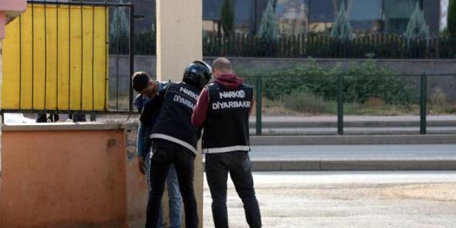 Diyarbakır'da okul çevresinde narkotik denetimi