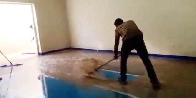 Şanlıurfa'da lisenin spor salonunu su bastı