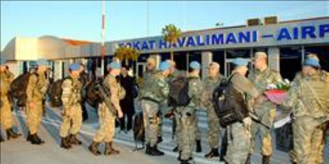 Görevden dönen 'Boralar' çiçekle karşılandı