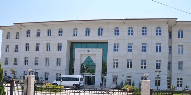 Adil Öksüz'ün öğretim görevlisi akrabası tahliye edildi