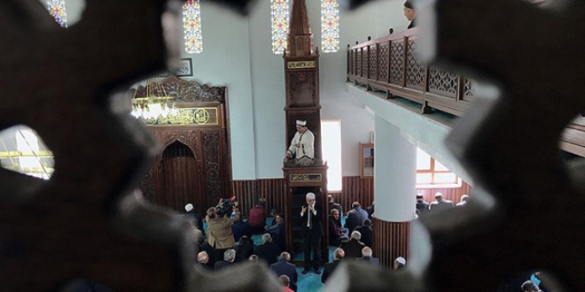 İşaret diliyle hutbe dönemine başlandı