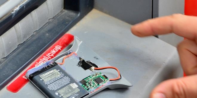 ATM'de 'kart şifresi kayıt kamera aparatı' bulundu
