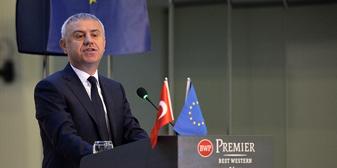 'Sendikalar, kendilerine yeni bir yol haritası belirlemeli'