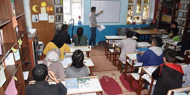 Kütüphane, üniversiteye açılan kapıları oldu