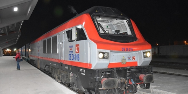 Bakü-Tiflis-Kars Demiryolu'nda ilk tren Mersin'e ulaştı