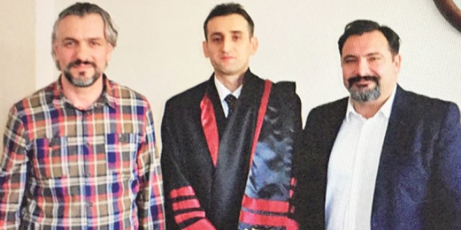 FETÖ'den atıldı doçentlik aldı