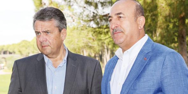 Belek'te kravatsız görüşme