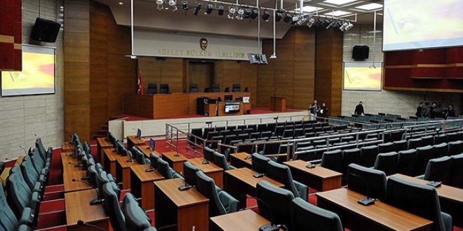 'Polislerin kafalarına sıkın' talimatı