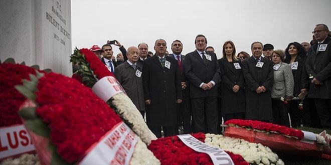 Bülent Ecevit mezarı başında anıldı