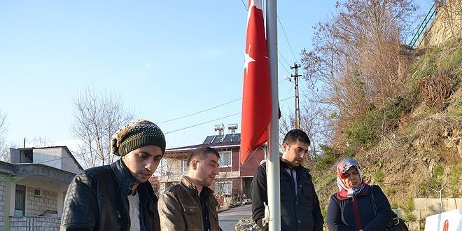 Silah arkadaşlarından şehide vefa