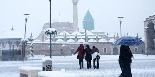 Konya'ya mevsimin ilk karı yağdı