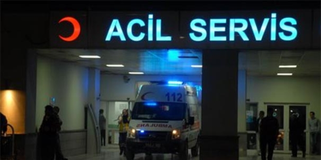 Askeri araç ile otomobil çarpıştı: 3'ü asker 5 yaralandı