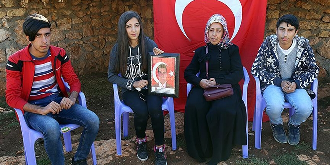 Şehit teknisyenin evlatları polis olmak istiyor