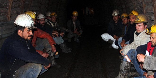 Maden işçilerinden ocaktan çıkmama eylemi